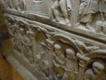 dtail sarcophage dans crypte basilique